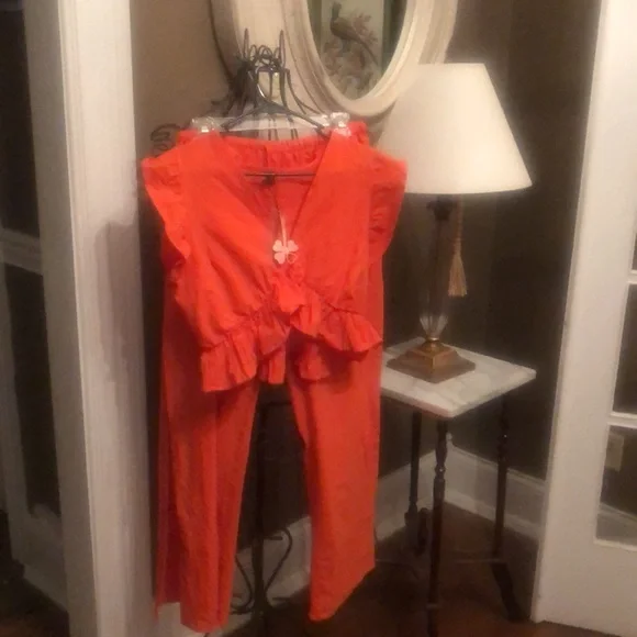 NWOT. Flattering 2 Pieces V Neck. Side Slit, Drawstring Wide Leg Pants. - Picture 7 of 8